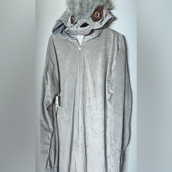 Sloth 1 piece hooded jumpsuit small/medium - Picture 7 of 9